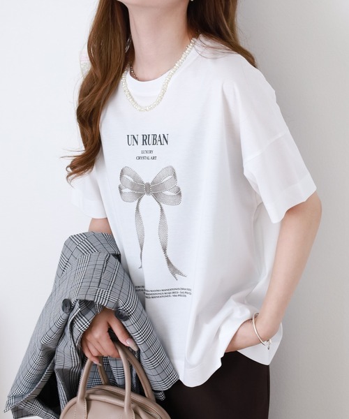 BRODIAEA(ブローディア)の「BRODIAEA リボンプリント半袖Tシャツ(Tシャツ/カットソー・レディース・ネイビー/コーラル/グレイッシュベージュ/オフホワイト・40)」の10枚目の写真