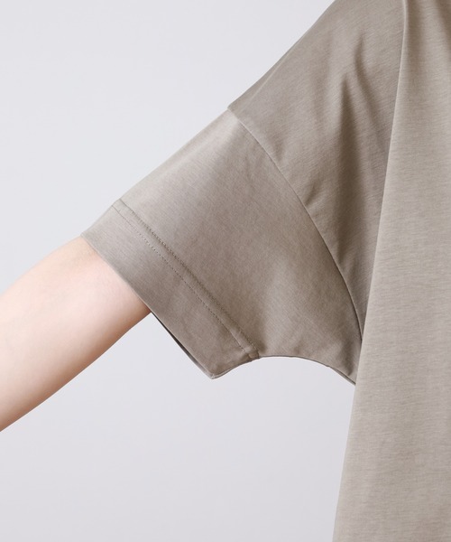 BRODIAEA(ブローディア)の「BRODIAEA リボンプリント半袖Tシャツ(Tシャツ/カットソー・レディース・ネイビー/コーラル/グレイッシュベージュ/オフホワイト・40)」の8枚目の写真