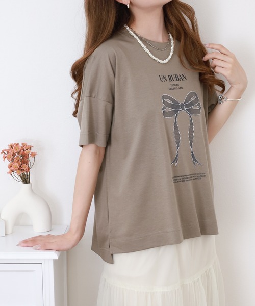 BRODIAEA(ブローディア)の「BRODIAEA リボンプリント半袖Tシャツ(Tシャツ/カットソー・レディース・ネイビー/コーラル/グレイッシュベージュ/オフホワイト・40)」の19枚目の写真