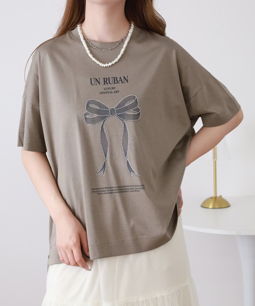 BRODIAEA(ブローディア)の「BRODIAEA リボンプリント半袖Tシャツ(Tシャツ/カットソー・レディース・ネイビー/コーラル/グレイッシュベージュ/オフホワイト・40)」の20枚目の写真