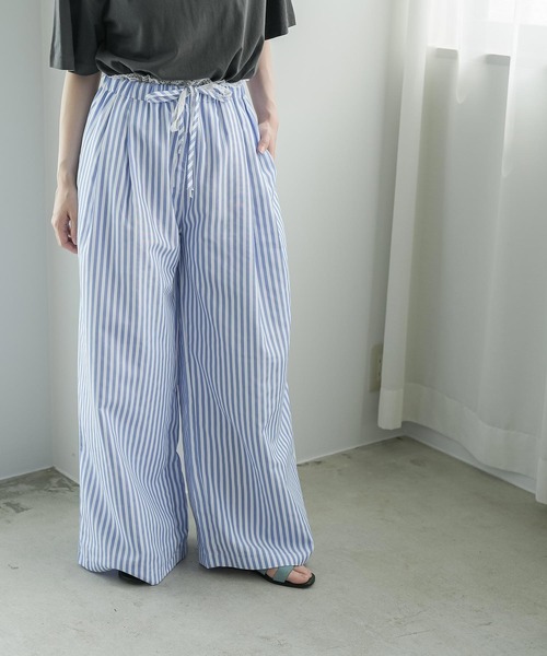mili an deni(ミリアンデニ)の「ウェストレースストライプワイドパンツ(その他パンツ・レディース・ブルー/ピンク・M)」の4枚目の写真