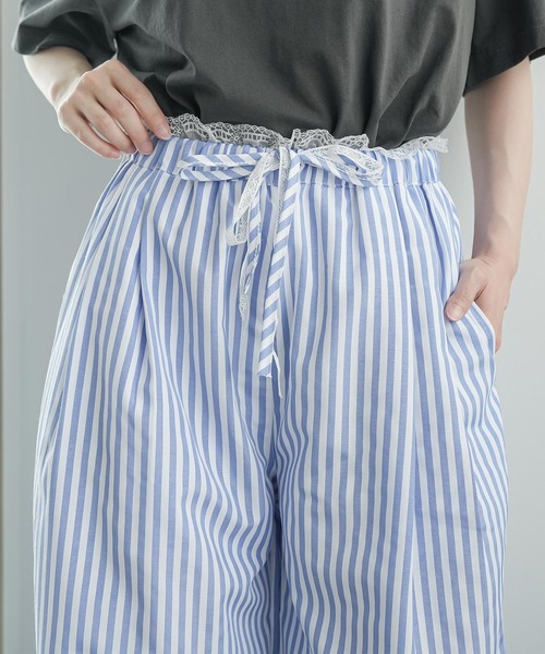 mili an deni(ミリアンデニ)の「ウェストレースストライプワイドパンツ(その他パンツ・レディース・ブルー/ピンク・M)」の11枚目の写真