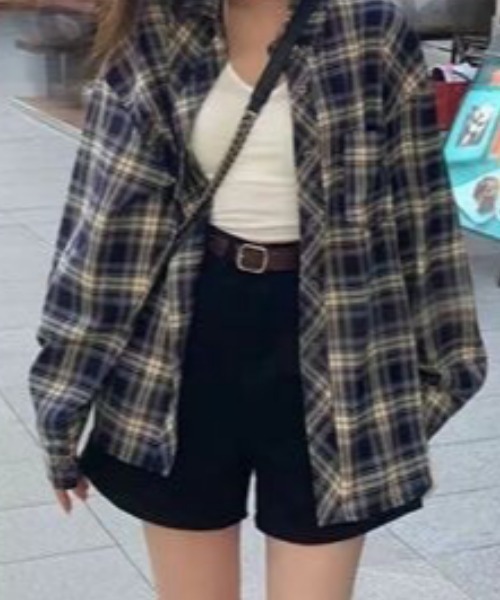 NANEA(ナネア)の「チェック柄レギュラーシャツ(シャツ/ブラウス・レディース・ネイビー/ブラウン・MEDIUM)」の17枚目の写真