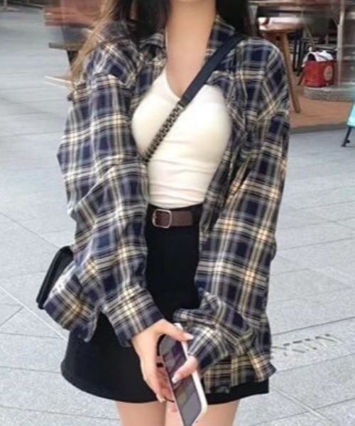 NANEA(ナネア)の「チェック柄レギュラーシャツ(シャツ/ブラウス・レディース・ネイビー/ブラウン・MEDIUM)」の15枚目の写真