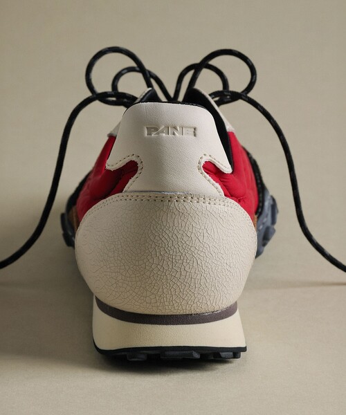 PANE(ペイン)の「<PANE>CREST KICK RED スニーカー(スニーカー・レディース・レッド・37(23.5cm)/24.5㎝)」の4枚目の写真