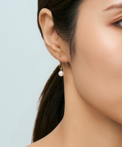 UNITED JEWELS-ef-（ユナイテッドジュエルズイフ）の「Pearl Hook Pierce（ピアス（両耳用）・レディース・イエローゴールド/シルバー・FREE）」の4枚目の写真