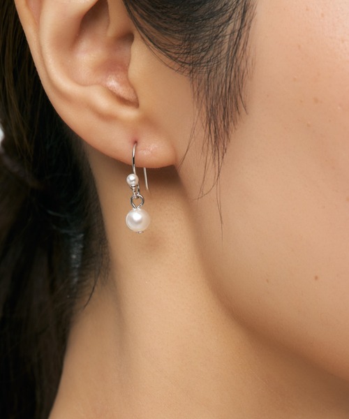UNITED JEWELS-ef-（ユナイテッドジュエルズイフ）の「Pearl Hook Pierce（ピアス（両耳用）・レディース・イエローゴールド/シルバー・FREE）」の5枚目の写真