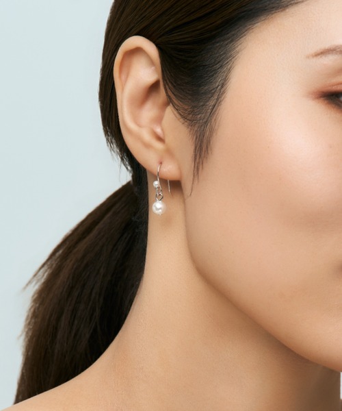 UNITED JEWELS-ef-（ユナイテッドジュエルズイフ）の「Pearl Hook Pierce（ピアス（両耳用）・レディース・イエローゴールド/シルバー・FREE）」の6枚目の写真