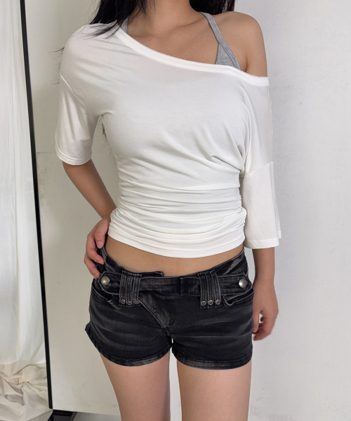 PLEASENOFOLLOW(プリーズノーフォロー)の「Vin U-Neck Shirring Short Sleeve Top (White)(Tシャツ/カットソー・レディース・その他・FREE)」の2枚目の写真