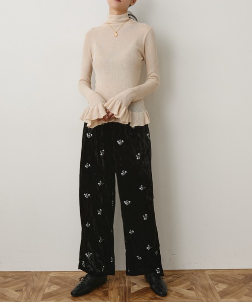 Libra Cue(リブラ キュー)の「ベロア刺繍イージーパンツ(その他パンツ・レディース・ブラック・1/2)」の9枚目の写真