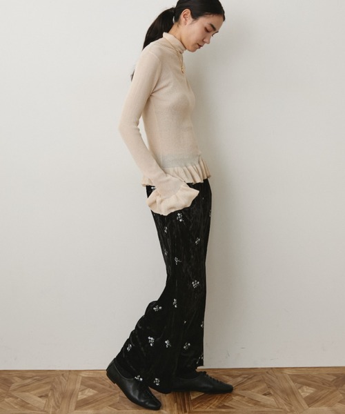 Libra Cue(リブラ キュー)の「ベロア刺繍イージーパンツ(その他パンツ・レディース・ブラック・1/2)」の8枚目の写真