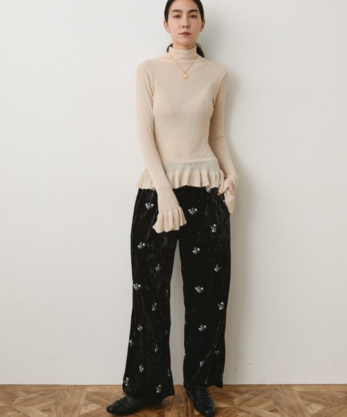Libra Cue(リブラ キュー)の「ベロア刺繍イージーパンツ(その他パンツ・レディース・ブラック・1/2)」の7枚目の写真