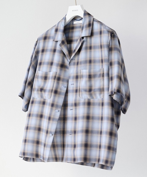STUDIOUS(ステュディオス)の「【STUDIOUS】CupraAmunzen short sleeve shirts / 放熱素材 / 放湿素材 / 接触冷感 / キュプラショートスリーブシャツ(シャツ/ブラウス・メンズ・ネイビー/タン/ブラウン・1/2)」の1枚目の写真
