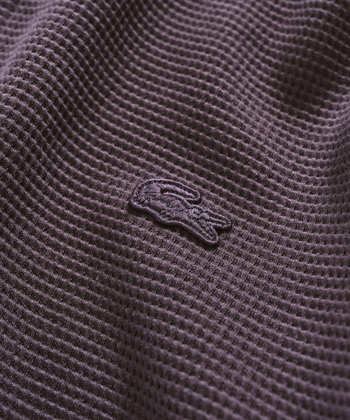 417 EDIFICE(フォーワンセブンエディフィス)の「LACOSTE × 417 ヘンリーネック ワッフルTシャツ(Tシャツ/カットソー・メンズ・チャコールグレー/ブルー/ブラック系その他・4/3/5)」の6枚目の写真