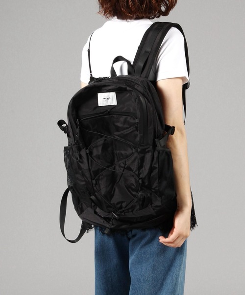 niko and...(ニコアンド)の「12ポケット ライトデイパック / 撥水加工/大容量 / 20L(バックパック/リュック・レディース・アイボリー/ブラック・0)」の1枚目の写真