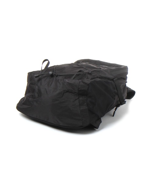 niko and...(ニコアンド)の「12ポケット ライトデイパック / 撥水加工/大容量 / 20L(バックパック/リュック・レディース・アイボリー/ブラック・0)」の16枚目の写真