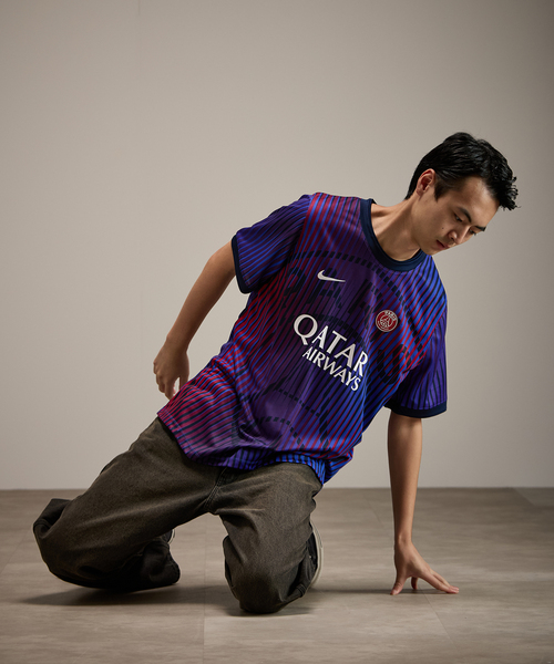 NIKE(ナイキ)の「【NIKE / ナイキ】PSG M NK DF SS TOP PM K AW(Tシャツ/カットソー・メンズ・パープル・SMALL/MEDIUM/LARGE/X-LARGE)」の4枚目の写真