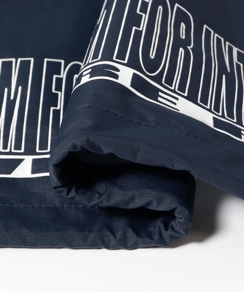 BEAMS T（ビームスティー）の「ROOMSHARE / Hooded Jacket（ナイロンジャケット・メンズ・ネイビー・S/M/L/XL）」の8枚目の写真