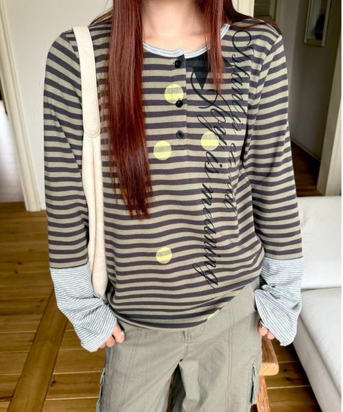 AsRiRe(アスリレイ)の「26aw ドットスタープリントボーダーレイヤード風ヘンリーネックトップス(Tシャツ/カットソー・レディース・パープル/グリーン・M)」の16枚目の写真