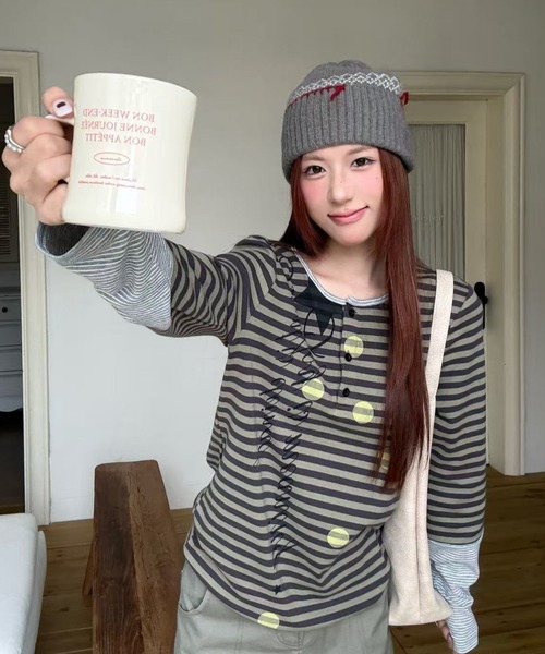 AsRiRe(アスリレイ)の「26aw ドットスタープリントボーダーレイヤード風ヘンリーネックトップス(Tシャツ/カットソー・レディース・パープル/グリーン・M)」の3枚目の写真