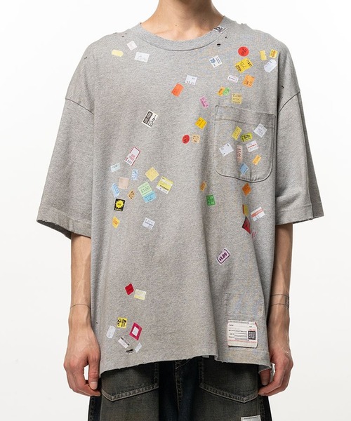 Maison MIHARA YASUHIRO(メゾンミハラヤスヒロ)の「【MIHARAYASUHIRO/ミハラヤスヒロ】PRICE STICKER TEE(Tシャツ/カットソー・メンズ・ブラック/グレー・48/46/44)」の1枚目の写真