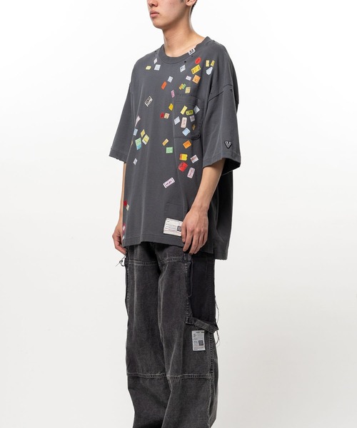Maison MIHARA YASUHIRO(メゾンミハラヤスヒロ)の「【MIHARAYASUHIRO/ミハラヤスヒロ】PRICE STICKER TEE(Tシャツ/カットソー・メンズ・ブラック/グレー・48/46/44)」の4枚目の写真