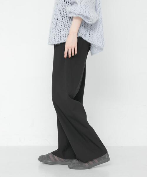 URBAN RESEARCH(アーバンリサーチ)の「『3サイズ展開』スリムストレートバイアスパンツ(その他パンツ・レディース・ブラック/チャコールグレー・38/36/40)」の3枚目の写真