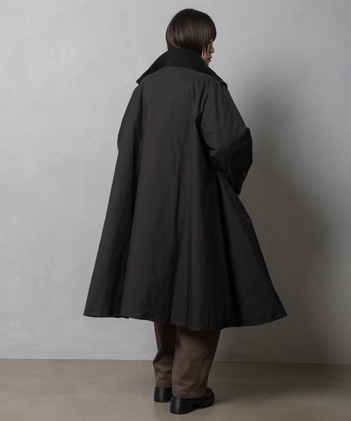 MARECHAL TERRE(マルシャルテル)の「リバーシブルキルティングAラインコート(その他アウター・レディース・モカ/サンドベージュ/ブラック/ネイビー・MEDIUM)」の12枚目の写真