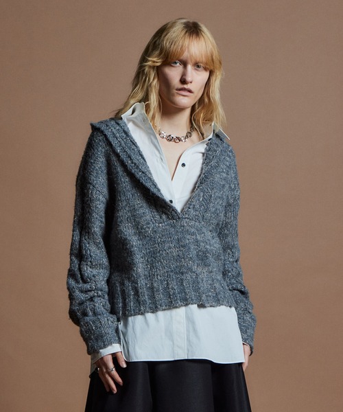 MAISON SPECIAL（メゾンスペシャル）の「【26WINTER PRE-ORDER】Cable Hoodie Short Knit/ケーブルフーディショートニット（ニット/セーター・レディース・ブラック/グレー/レッド・FREE）」の2枚目の写真