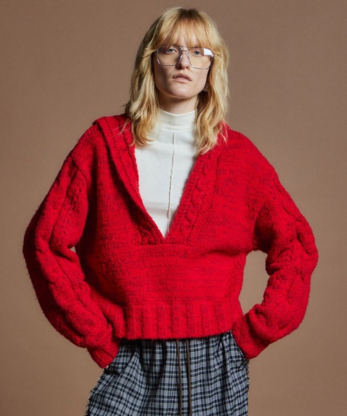 MAISON SPECIAL（メゾンスペシャル）の「【26WINTER PRE-ORDER】Cable Hoodie Short Knit/ケーブルフーディショートニット（ニット/セーター・レディース・ブラック/グレー/レッド・FREE）」の3枚目の写真