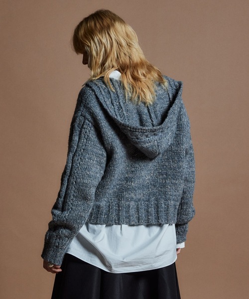 MAISON SPECIAL（メゾンスペシャル）の「【26WINTER PRE-ORDER】Cable Hoodie Short Knit/ケーブルフーディショートニット（ニット/セーター・レディース・ブラック/グレー/レッド・FREE）」の14枚目の写真
