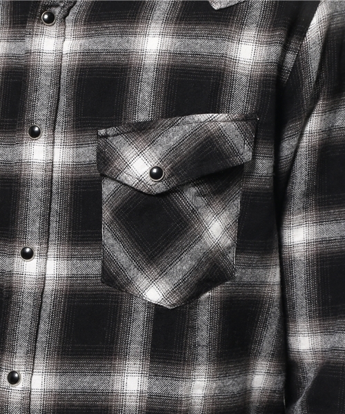 VENCEEXCHANGE（ヴァンスエクスチェンジ）の「バックプリントチェックシャツ（シャツ/ブラウス・メンズ・レッド/ブラック・LARGE/MEDIUM/SMALL）」の8枚目の写真