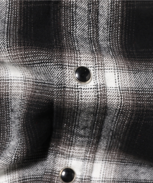 VENCEEXCHANGE（ヴァンスエクスチェンジ）の「バックプリントチェックシャツ（シャツ/ブラウス・メンズ・レッド/ブラック・LARGE/MEDIUM/SMALL）」の10枚目の写真