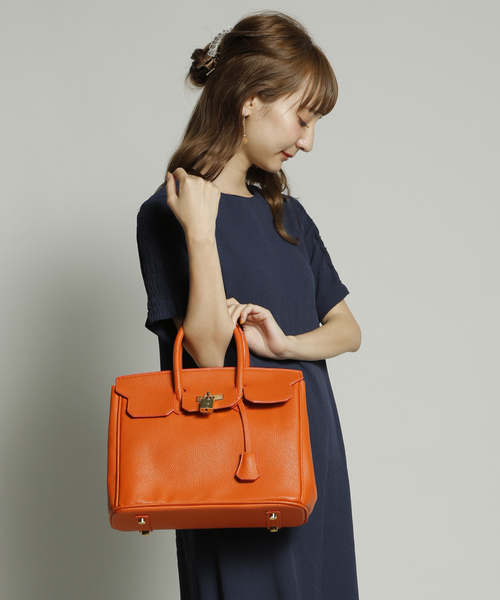 PLAIN CLOTHING（プレーンクロージング）の「フロントキーフラップハンドバッグ【PLAIN CLOTHING】（ハンドバッグ・レディース・ブラック/ベージュ/ネイビー/オレンジ/ライトグレー・FREE）」の5枚目の写真