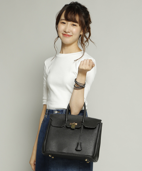 PLAIN CLOTHING（プレーンクロージング）の「フロントキーフラップハンドバッグ【PLAIN CLOTHING】（ハンドバッグ・レディース・ブラック/ベージュ/ネイビー/オレンジ/ライトグレー・FREE）」の2枚目の写真