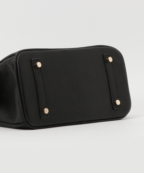 PLAIN CLOTHING（プレーンクロージング）の「フロントキーフラップハンドバッグ【PLAIN CLOTHING】（ハンドバッグ・レディース・ブラック/ベージュ/ネイビー/オレンジ/ライトグレー・FREE）」の13枚目の写真