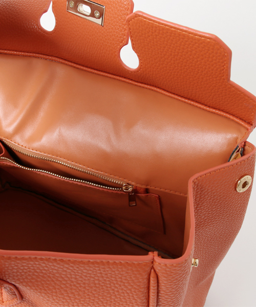 PLAIN CLOTHING（プレーンクロージング）の「フロントキーフラップハンドバッグ【PLAIN CLOTHING】（ハンドバッグ・レディース・ブラック/ベージュ/ネイビー/オレンジ/ライトグレー・FREE）」の7枚目の写真