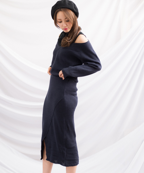 ROGER AND RAW（ロジャーアンドロウ）の「Roger&Raw / 畦ハイネック重ね着風ワンピース（ワンピース・レディース・ブラック/グレー/ベージュ/ネイビー・M）」の4枚目の写真