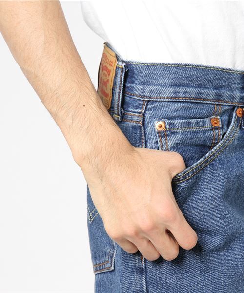 Levi's(リーバイス)の「【LEVI'S】505レギュラーストレート(デニムパンツ・メンズ・インディゴブルー・29inch/34inch/31inch/30inch/32inch/33inch)」の6枚目の写真