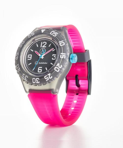 Q&Q（キューアンドキュー）の「SC★ Q&Q S/SOLAR RP16 腕時計（アナログ腕時計・メンズ・ロイヤルブルー/イエロー/ピンク/ブラック・FREE）」の4枚目の写真