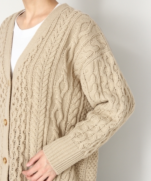 LOWRYS FARM(ローリーズファーム)の「ケーブルロングカーディガン 805089(カーディガン/ボレロ・レディース・オフホワイト/ブラウン/ベージュ・FREE)」の8枚目の写真