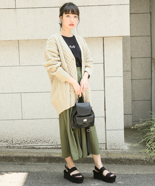 LOWRYS FARM(ローリーズファーム)の「ケーブルロングカーディガン 805089(カーディガン/ボレロ・レディース・オフホワイト/ブラウン/ベージュ・FREE)」の17枚目の写真