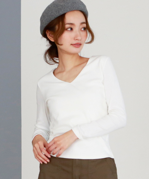 Luz Llena(ラズレナ)の「Vネックテレコリブトップス(Tシャツ/カットソー・レディース・ブラック/オフホワイト/ホワイト×ブラック/杢グレー・MEDIUM)」の2枚目の写真