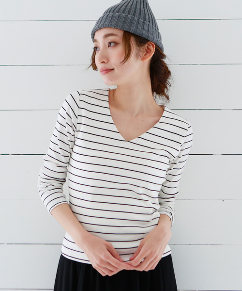 Luz Llena(ラズレナ)の「Vネックテレコリブトップス(Tシャツ/カットソー・レディース・ブラック/オフホワイト/ホワイト×ブラック/杢グレー・MEDIUM)」の11枚目の写真