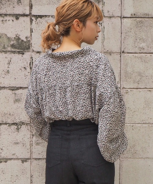 tiptop(ティップトップ)の「【web限定アイテム】ボリューム開襟ブラウス(シャツ/ブラウス・レディース・ブラック/オフホワイト/キナリ/ブルー/スモークピンク/ベージュ/グレー・FREE)」の21枚目の写真