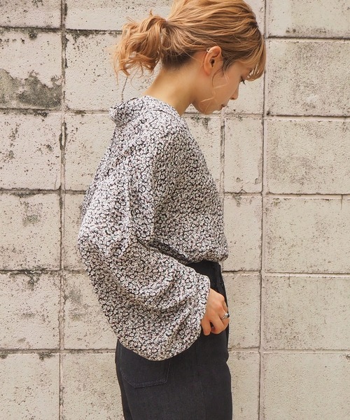 tiptop(ティップトップ)の「【web限定アイテム】ボリューム開襟ブラウス(シャツ/ブラウス・レディース・ブラック/オフホワイト/キナリ/ブルー/スモークピンク/ベージュ/グレー・FREE)」の20枚目の写真