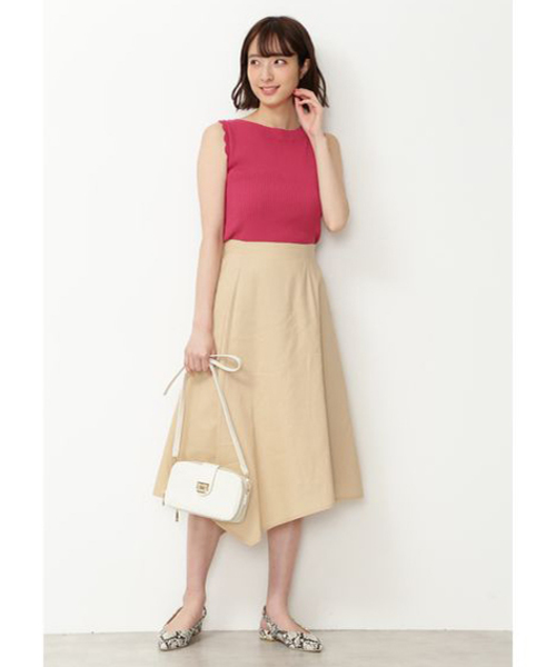 NATURAL BEAUTY BASIC（ナチュラルビューティーベーシック）の「[洗える]バックボタンスカラップスリーブニット（ニット/セーター・レディース・オフホワイト/ブラック/マジェンタ・MEDIUM）」の9枚目の写真