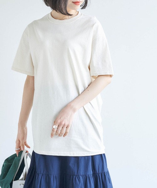 FRUIT OF THE LOOM(フルーツオブザルーム)の「【FRUIT OF THE LOOM】レディース フルーツオブザルーム オーバーサイズ クルーネック 半袖 Tシャツ(Tシャツ/カットソー・レディース・ブラウン系その他/マルーン/チャコール/ナチュラル/グリーン系その他/ホワイト/ブラック/パープル/ブルー系その他/ヘザーグレー/カーキ/セージグリーン・S/M/L)」の6枚目の写真