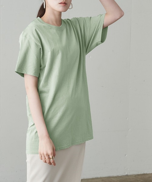 FRUIT OF THE LOOM(フルーツオブザルーム)の「【FRUIT OF THE LOOM】レディース フルーツオブザルーム オーバーサイズ クルーネック 半袖 Tシャツ(Tシャツ/カットソー・レディース・ブラウン系その他/マルーン/チャコール/ナチュラル/グリーン系その他/ホワイト/ブラック/パープル/ブルー系その他/ヘザーグレー/カーキ/セージグリーン・S/M/L)」の8枚目の写真