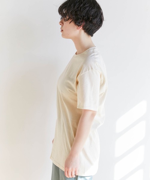 FRUIT OF THE LOOM(フルーツオブザルーム)の「【FRUIT OF THE LOOM】レディース フルーツオブザルーム オーバーサイズ クルーネック 半袖 Tシャツ(Tシャツ/カットソー・レディース・ブラウン系その他/マルーン/チャコール/ナチュラル/グリーン系その他/ホワイト/ブラック/パープル/ブルー系その他/ヘザーグレー/カーキ/セージグリーン・S/M/L)」の19枚目の写真